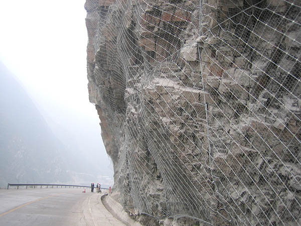 Red contra caída de rocas