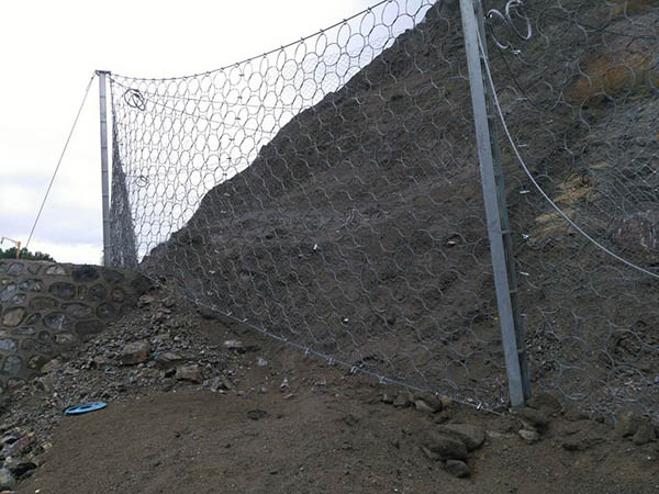 Barrera contra caída de rocas
