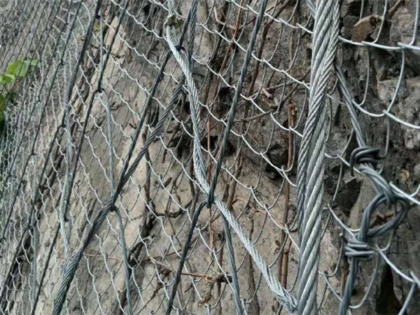 Sistema de protección activa de rocas